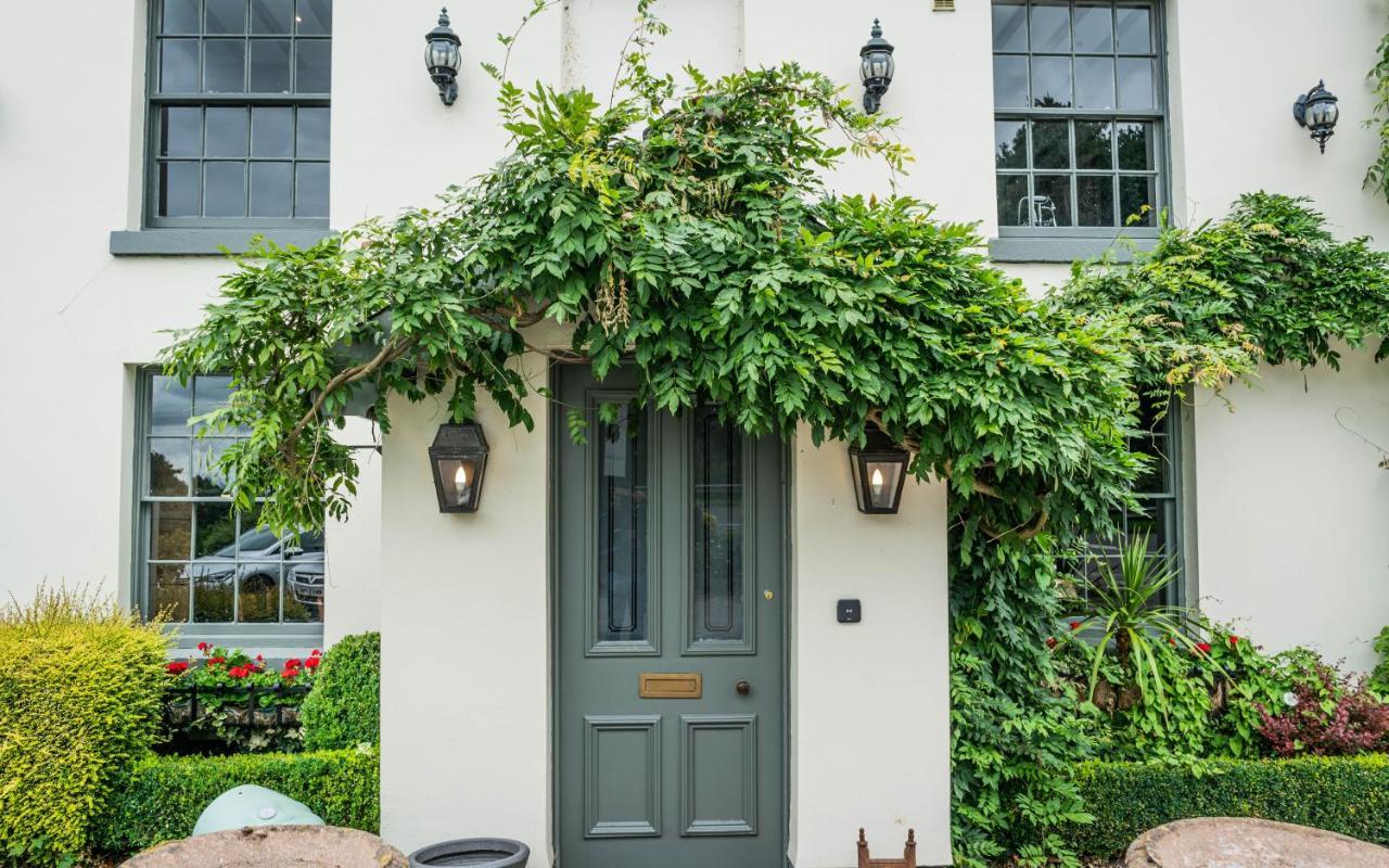 The Vicarage Hotel Holmes Chapel Exterior foto