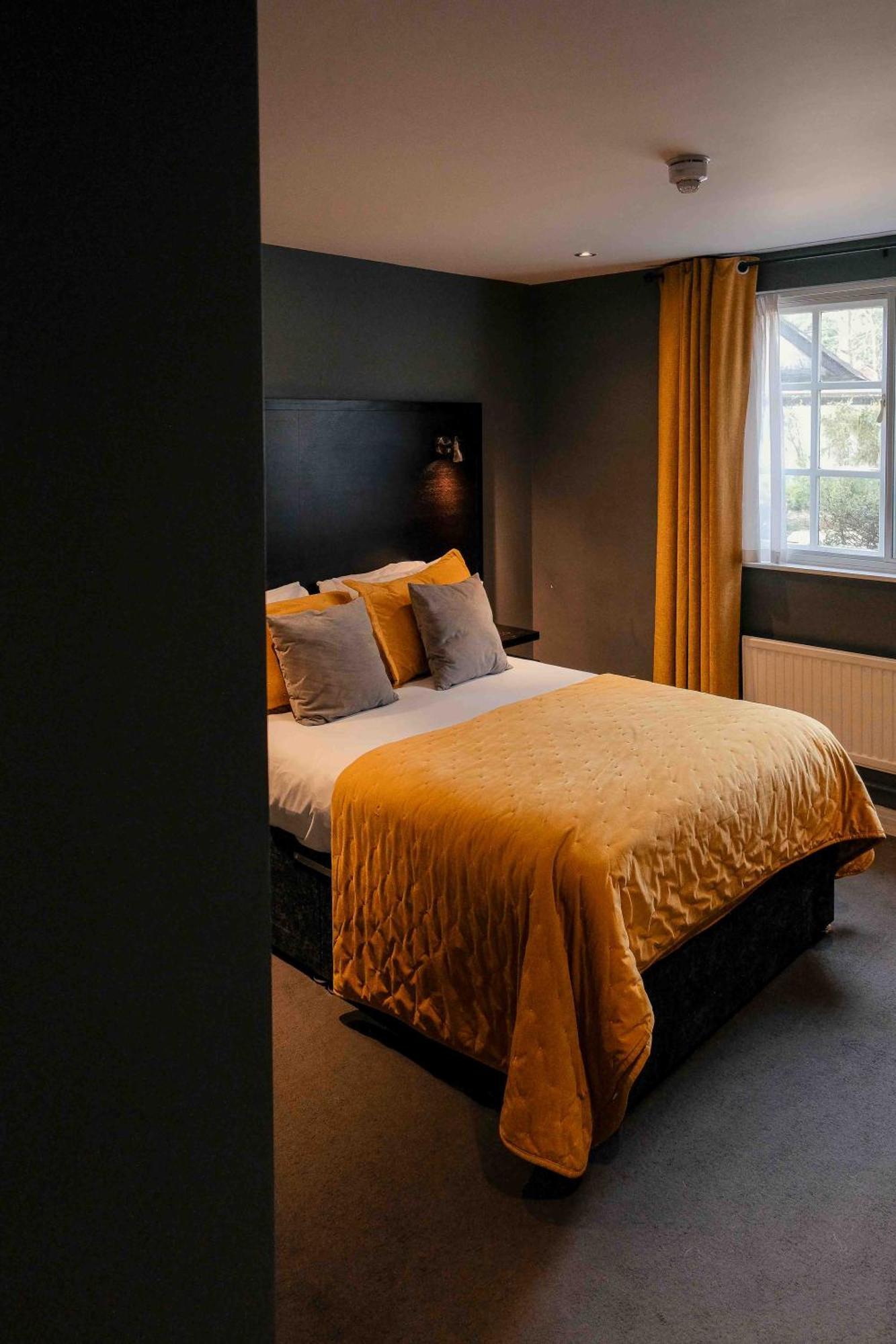 The Vicarage Hotel Holmes Chapel Exterior foto