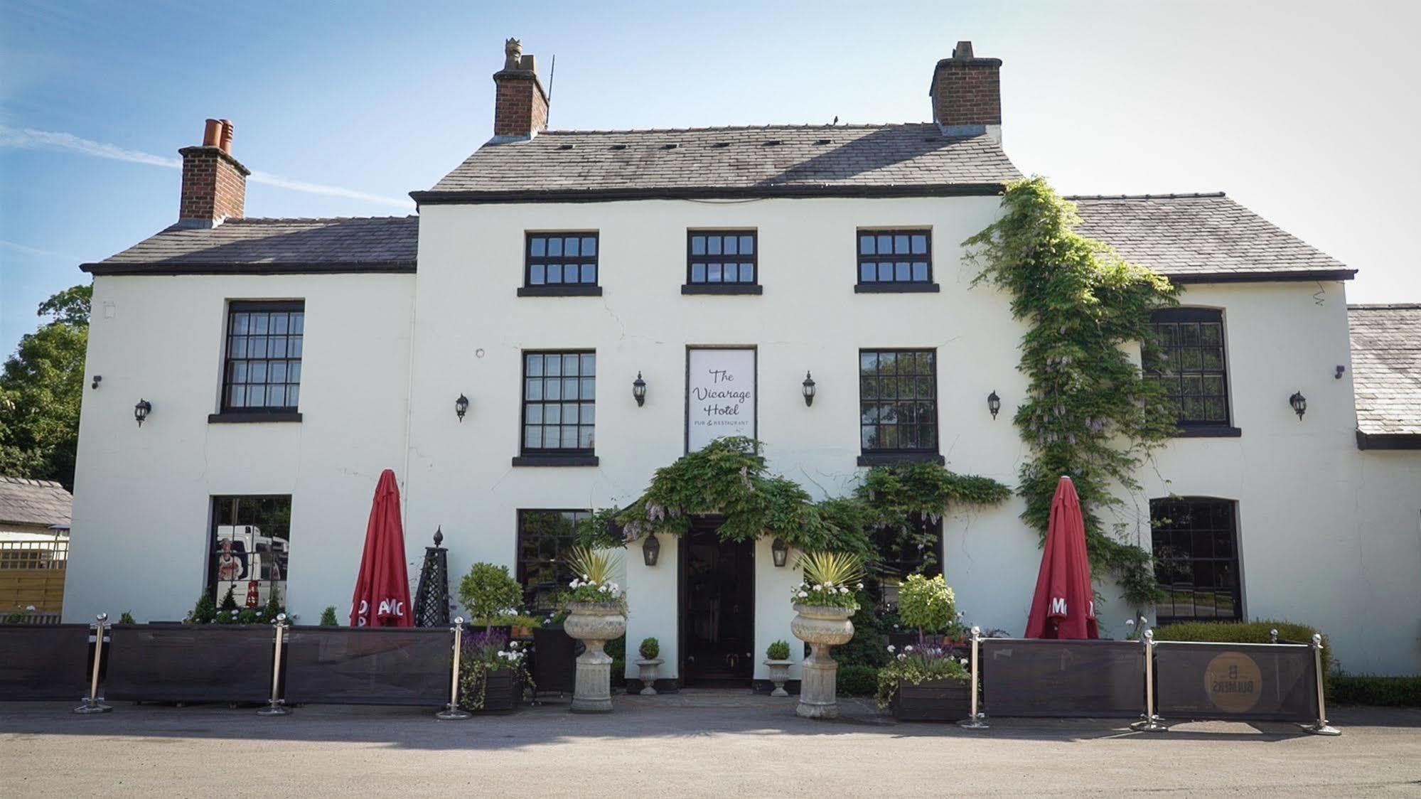The Vicarage Hotel Holmes Chapel Exterior foto